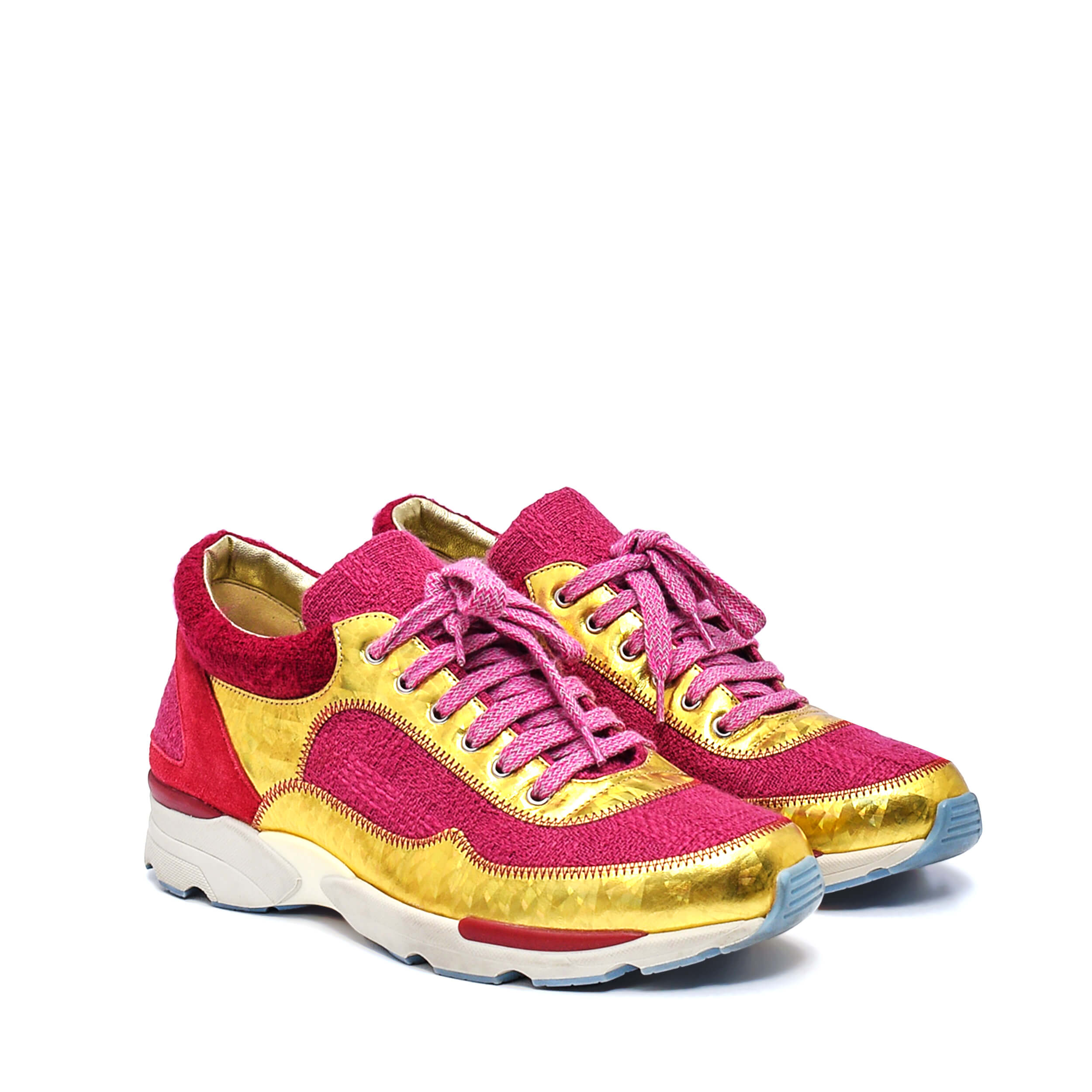 Chanel - Gold Leather And Pink Tweed CC Low/Top Sneakers / 37